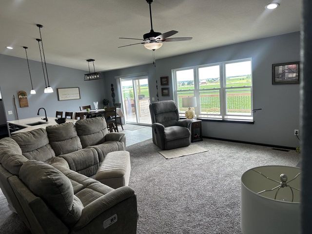 800 Linda LANE, Watertown, WI 53094