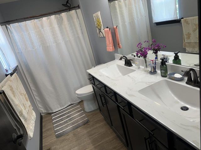 800 Linda LANE, Watertown, WI 53094