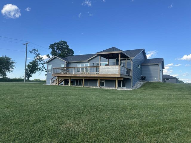 800 Linda LANE, Watertown, WI 53094