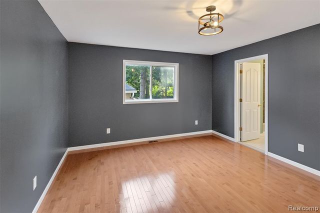 3850 Faber Terrace, Waterford, MI 48328