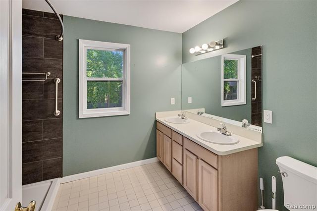 3850 Faber Terrace, Waterford, MI 48328