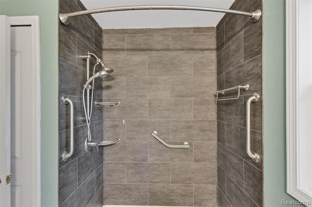 3850 Faber Terrace, Waterford, MI 48328