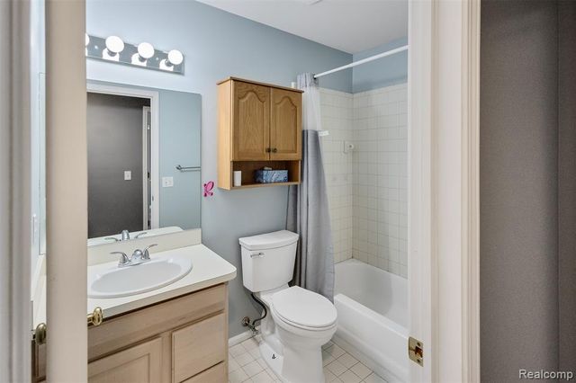 3850 Faber Terrace, Waterford, MI 48328
