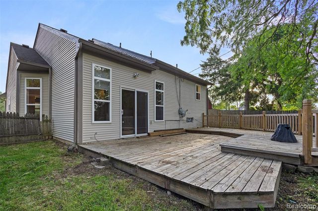 3850 Faber Terrace, Waterford, MI 48328
