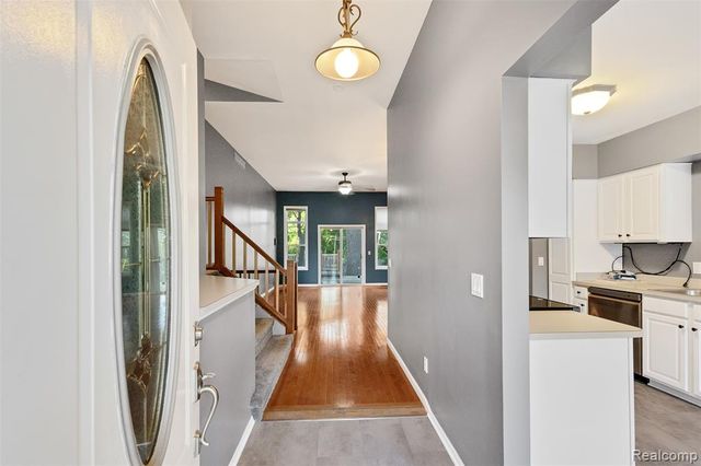3850 Faber Terrace, Waterford, MI 48328