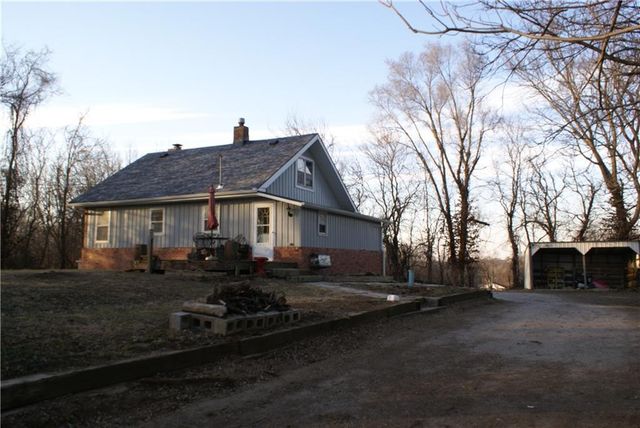 6501 S 16th Street, St Joseph, MO 64504