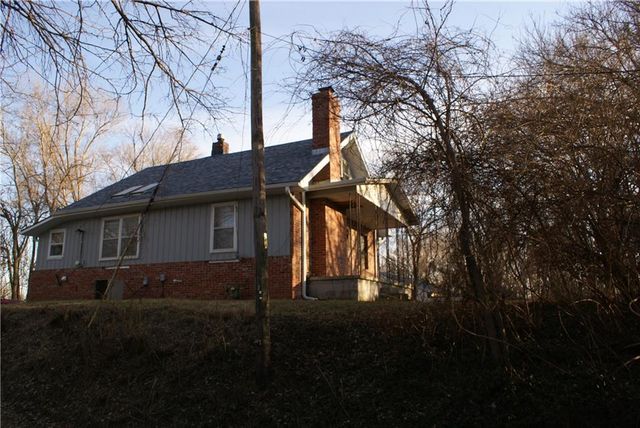 6501 S 16th Street, St Joseph, MO 64504