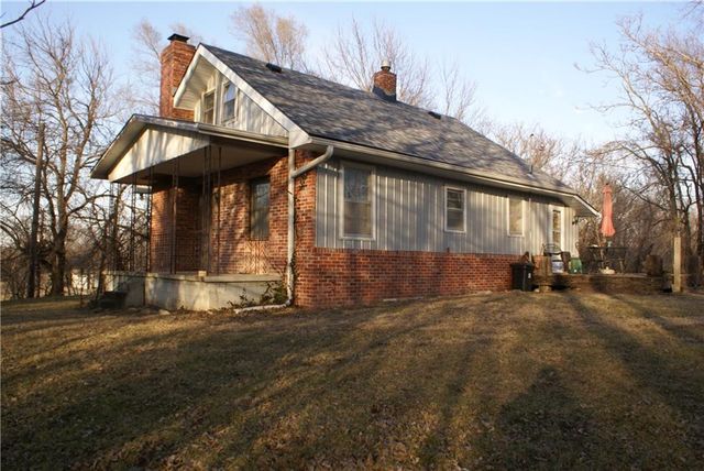 6501 S 16th Street, St Joseph, MO 64504