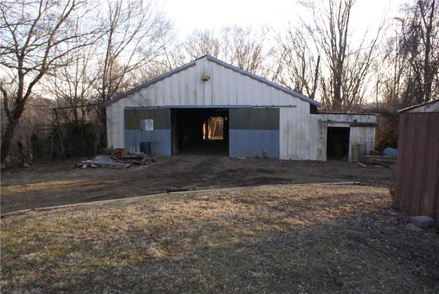 6501 S 16th Street, St Joseph, MO 64504