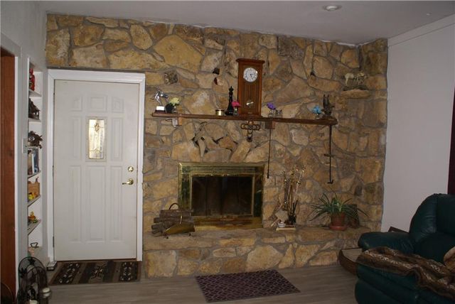 6501 S 16th Street, St Joseph, MO 64504