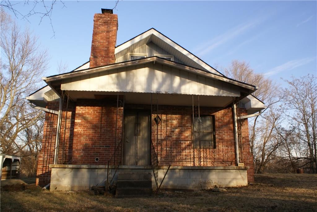 6501 S 16th Street, St Joseph, MO 64504