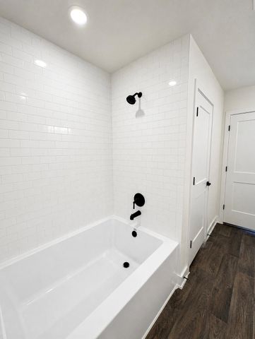 2230 W Post Oak Circle, Dayton, TX 77535