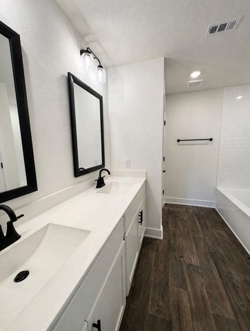 2230 W Post Oak Circle, Dayton, TX 77535