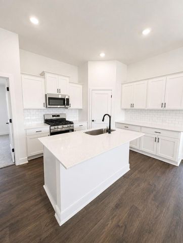 2230 W Post Oak Circle, Dayton, TX 77535