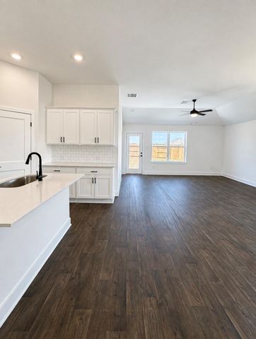 2230 W Post Oak Circle, Dayton, TX 77535