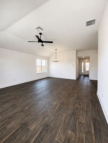 2230 W Post Oak Circle, Dayton, TX 77535