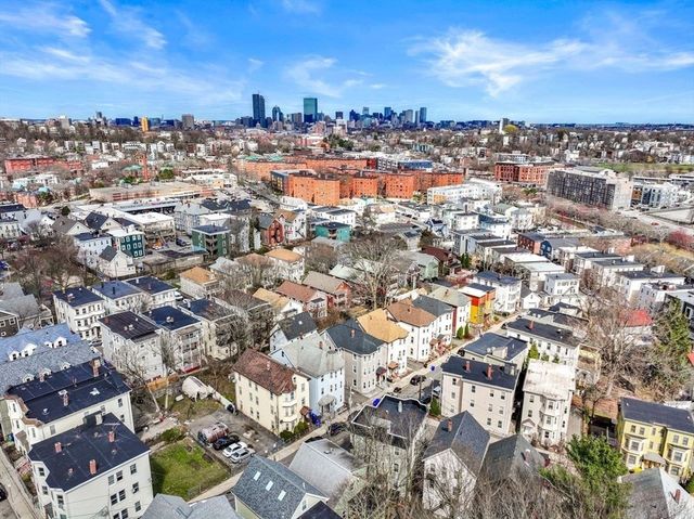 26 Armstrong St 3, Boston, MA 02130