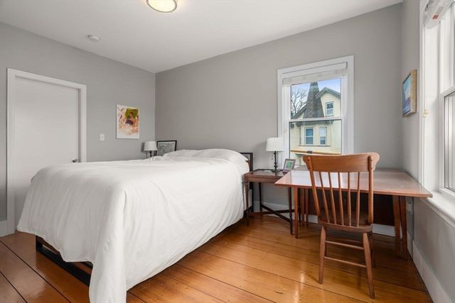 26 Armstrong St 3, Boston, MA 02130