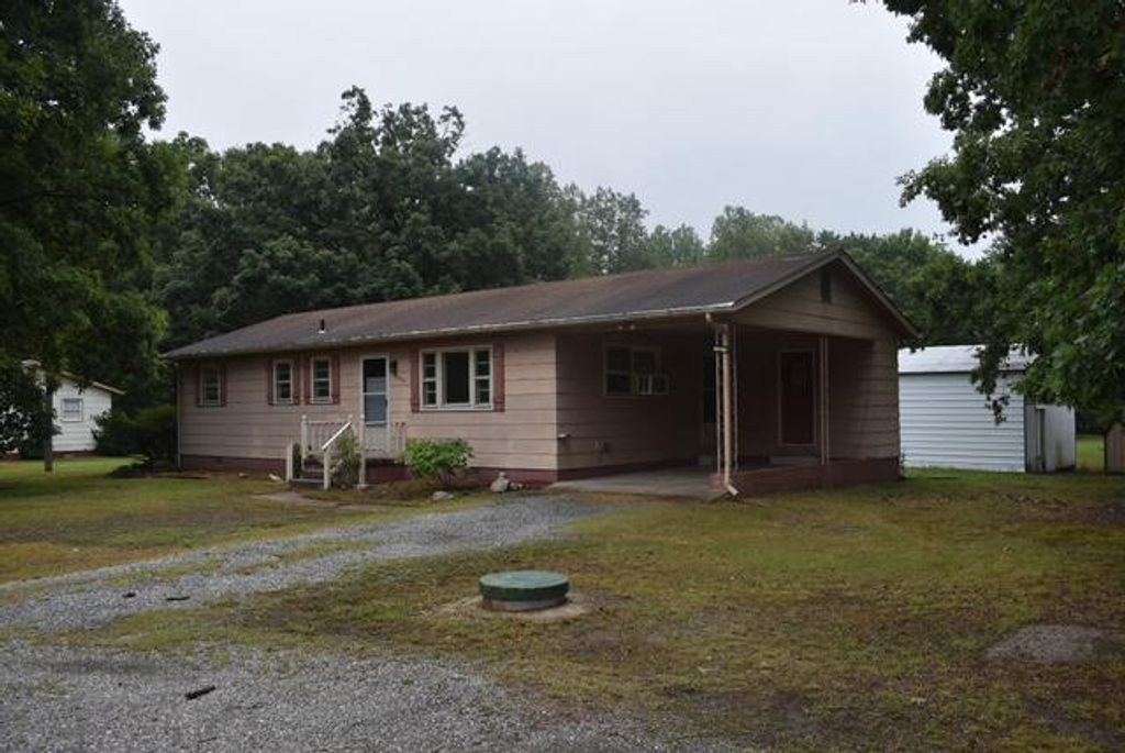 7829 FLIPPO DR, Fredericksburg, VA 22408