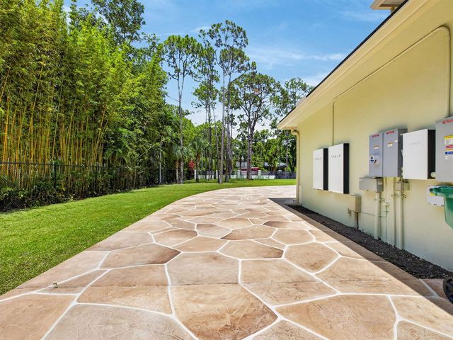 6077 NW 71st Terrace, Parkland, FL 33067
