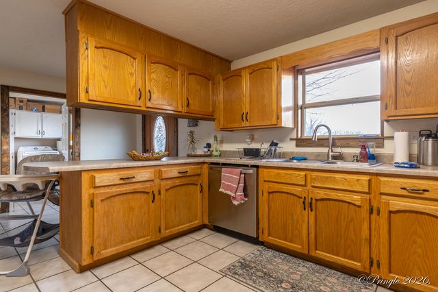 1876 County Road 6420, West Plains, MO 65775