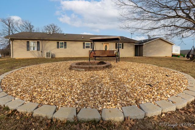 1876 County Road 6420, West Plains, MO 65775