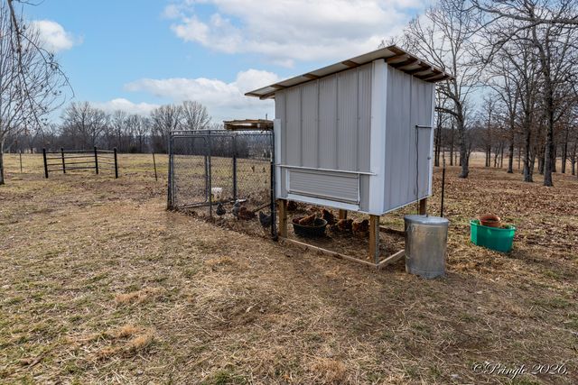 1876 County Road 6420, West Plains, MO 65775