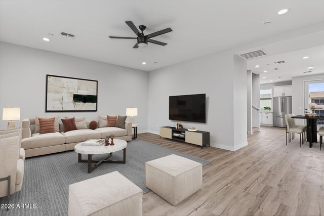 2601 E CLARENDON Avenue 20, Phoenix, AZ 85016