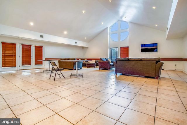 10998 KOMAN CIR, Manassas, VA 20109