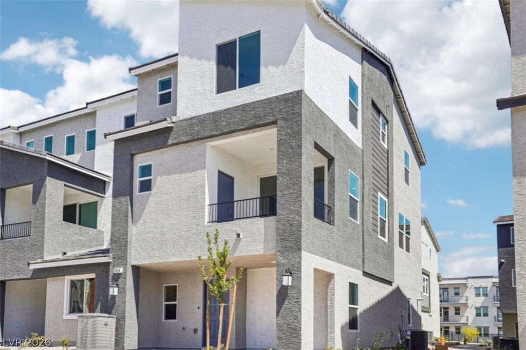 5824 Wisteria Walk Street, Las Vegas, NV 89148