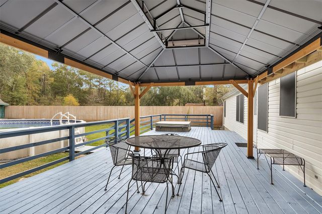 4621 Price Road, Montgomery, TX 77316