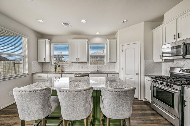 352 Selah Court, Alvin, TX 77511