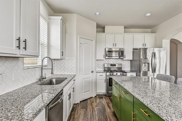 352 Selah Court, Alvin, TX 77511