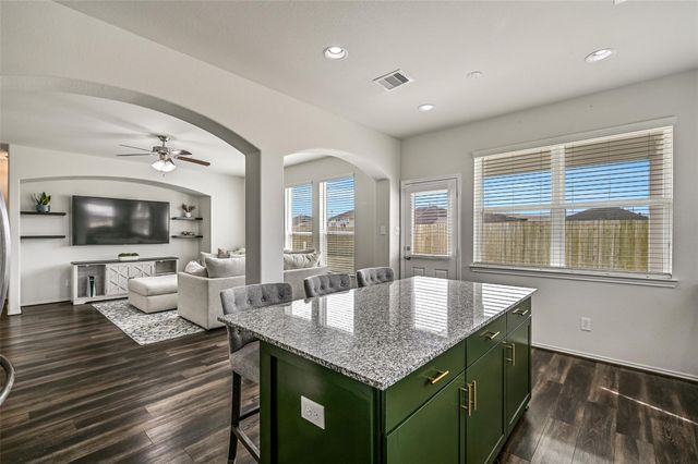 352 Selah Court, Alvin, TX 77511