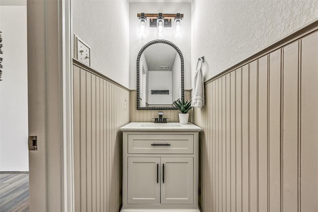 352 Selah Court, Alvin, TX 77511