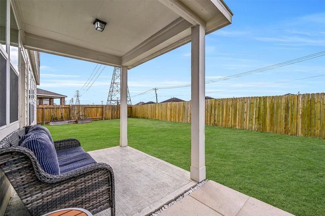 352 Selah Court, Alvin, TX 77511