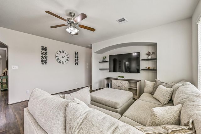 352 Selah Court, Alvin, TX 77511