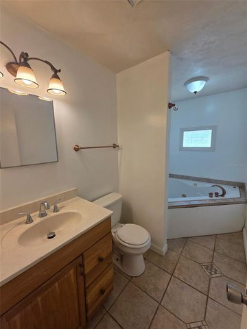 4250 NE 2ND COURT, Ocala, FL 34479