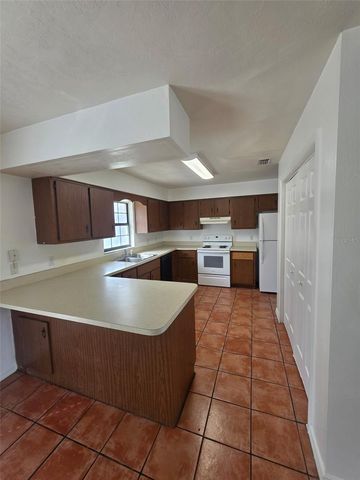 4250 NE 2ND COURT, Ocala, FL 34479