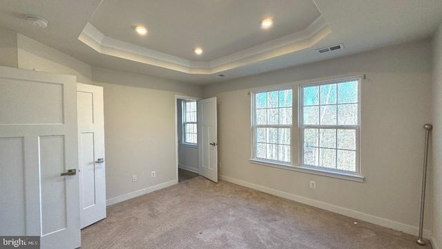 2060 RIVERS DR, Newark, DE 19702