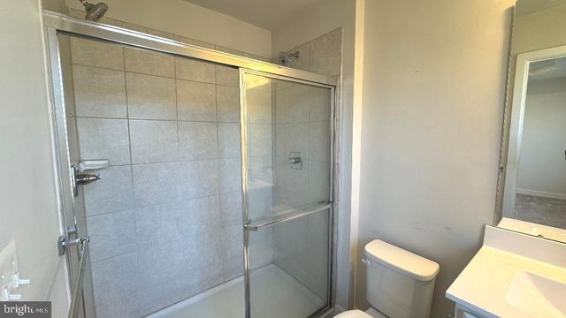 2060 RIVERS DR, Newark, DE 19702