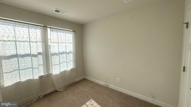 2060 RIVERS DR, Newark, DE 19702