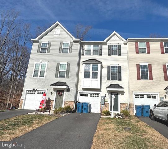 2060 RIVERS DR, Newark, DE 19702