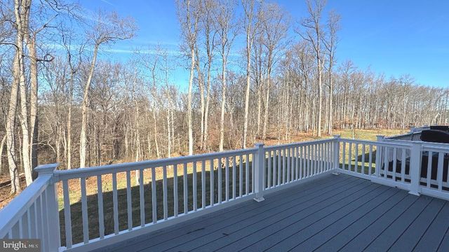 2060 RIVERS DR, Newark, DE 19702