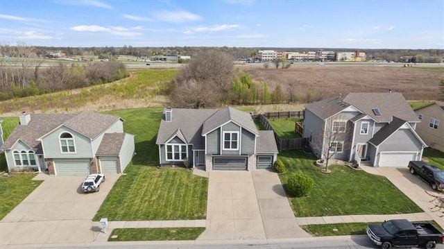1536 SE 11th Street, Lee's Summit, MO 64081