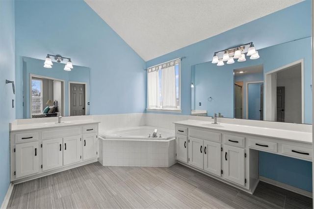 1536 SE 11th Street, Lee's Summit, MO 64081