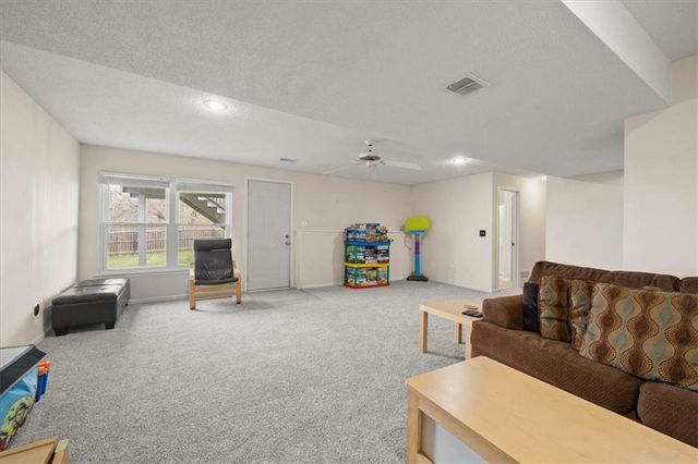 1536 SE 11th Street, Lee's Summit, MO 64081