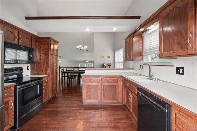 1536 SE 11th Street, Lee's Summit, MO 64081