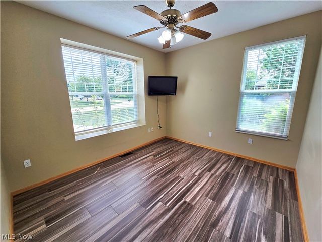 1901 Pembrooke Lane, Avon, OH 44011