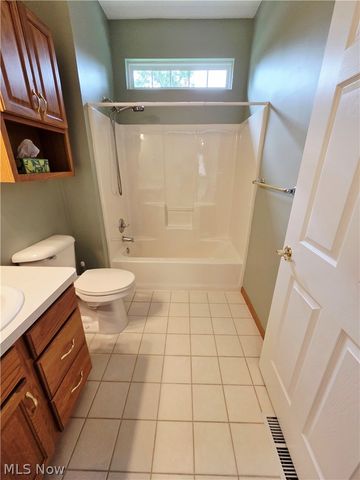 1901 Pembrooke Lane, Avon, OH 44011